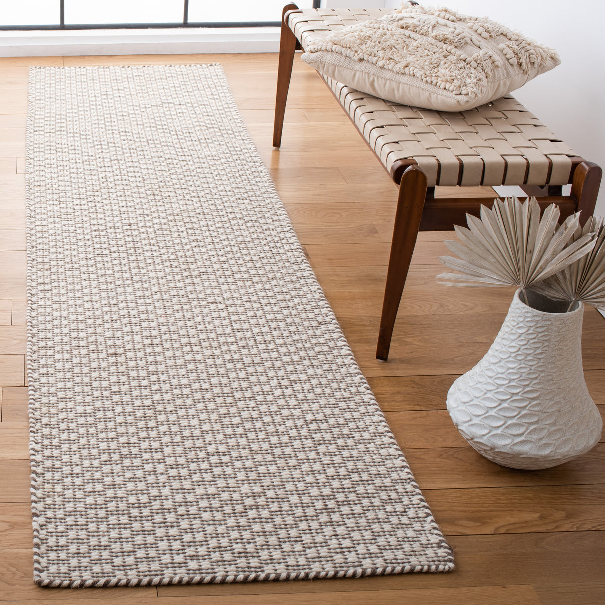 SAFAVIEH Flatweave Kilim Gudveig Wool Rug