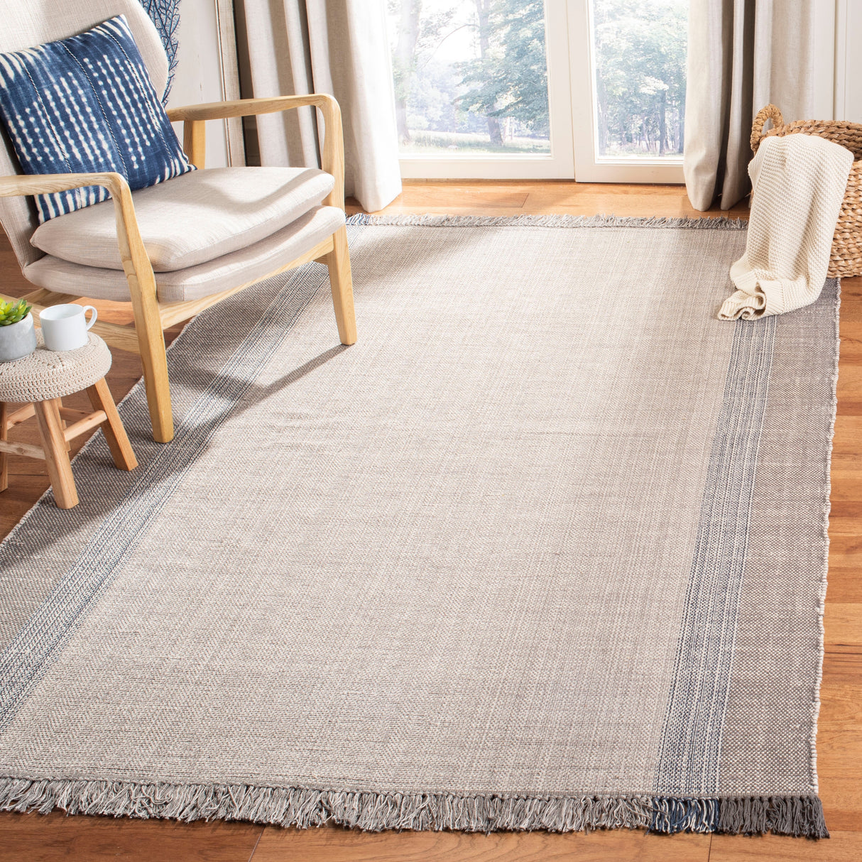 SAFAVIEH Flatweave Montauk Yurdagul Fringed Cotton Area Rug