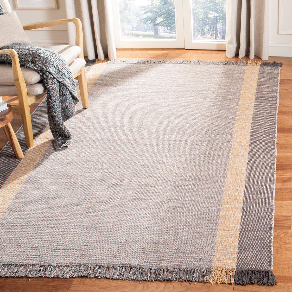 SAFAVIEH Flatweave Montauk Yurdagul Fringed Cotton Area Rug