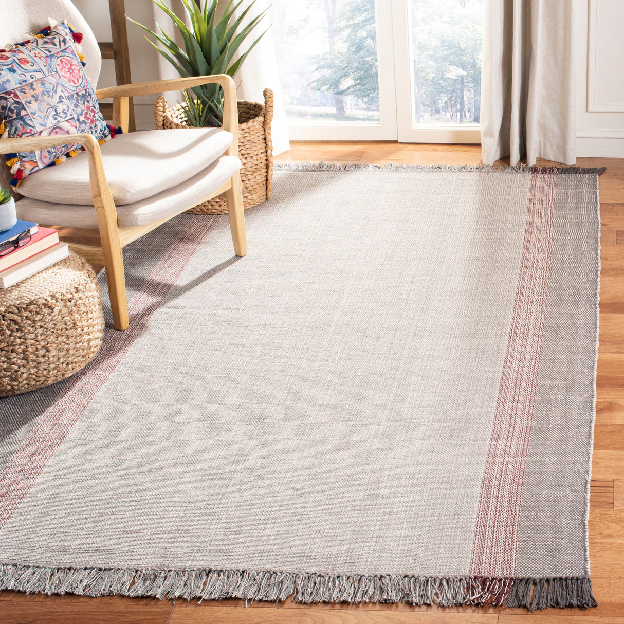 SAFAVIEH Flatweave Montauk Yurdagul Fringed Cotton Area Rug