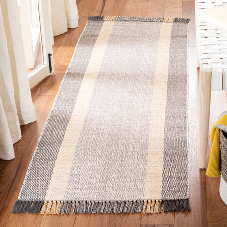 SAFAVIEH Flatweave Montauk Yurdagul Fringed Cotton Area Rug