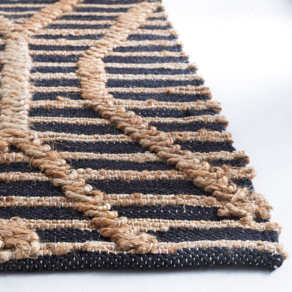 SAFAVIEH Flatweave Natural Fiber Sunje Jute Rug