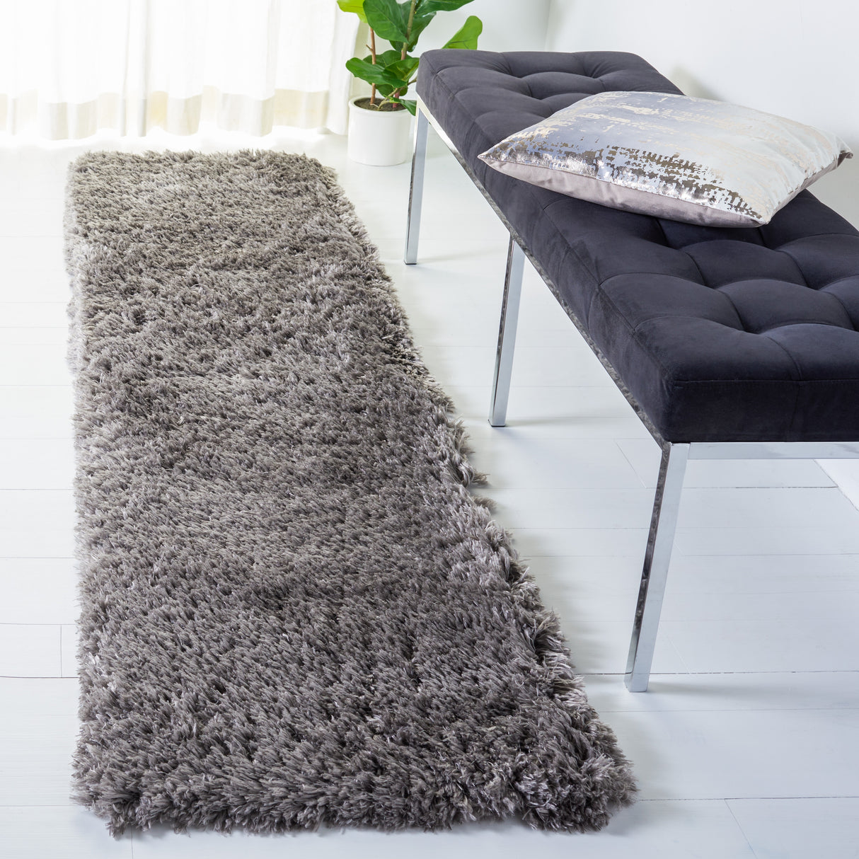 SAFAVIEH Flokati Shag Wynne 2.75-inch Thick Rug