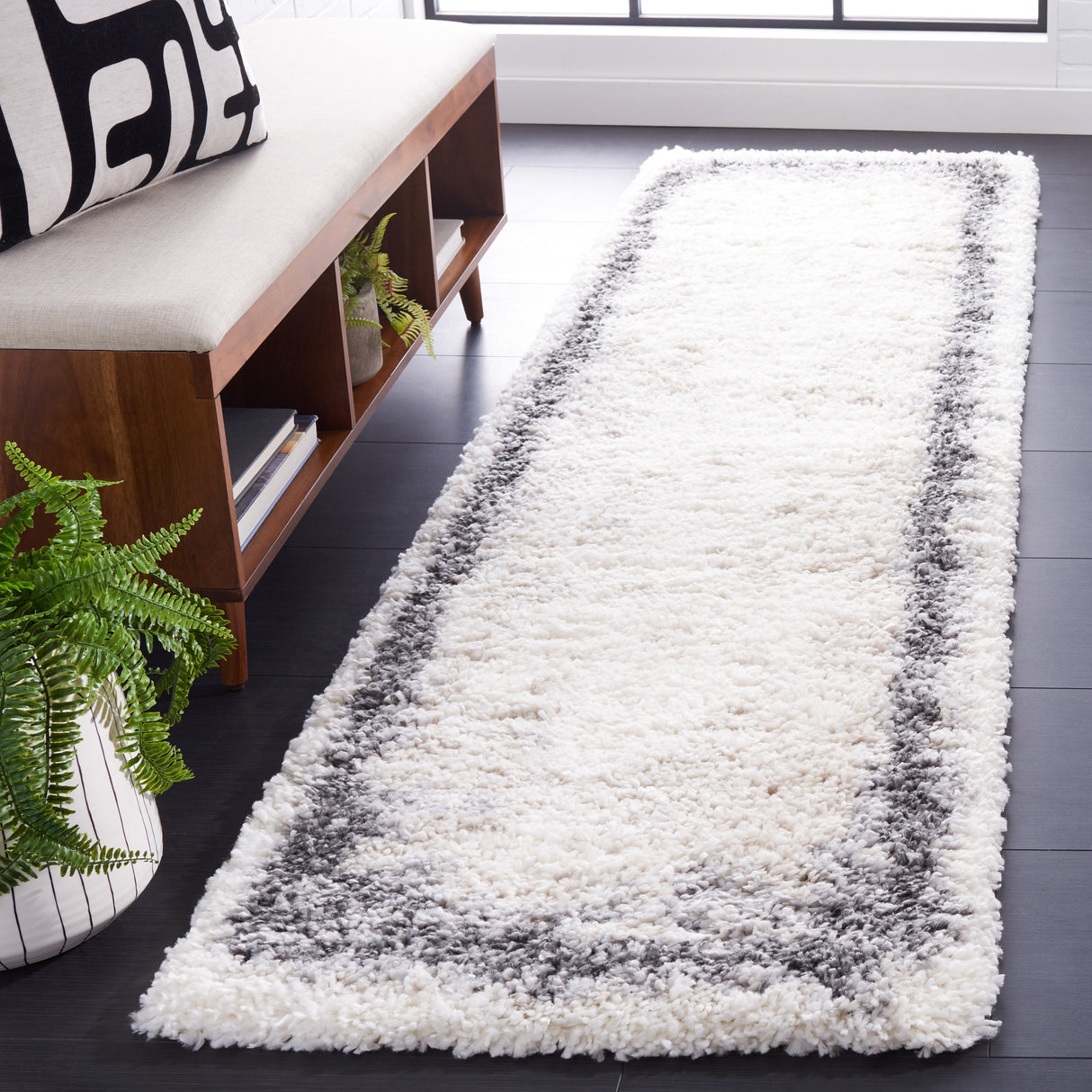 SAFAVIEH Fontana Shag Chihoko Modern Border 2-inch Thick Rug