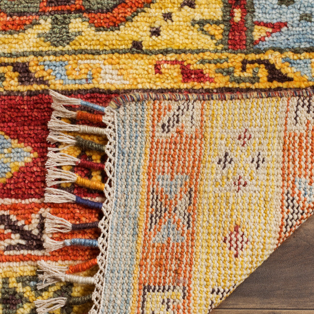 SAFAVIEH Hand-knotted Nomad Reasilvia Southwestern Tribal Wool Rug