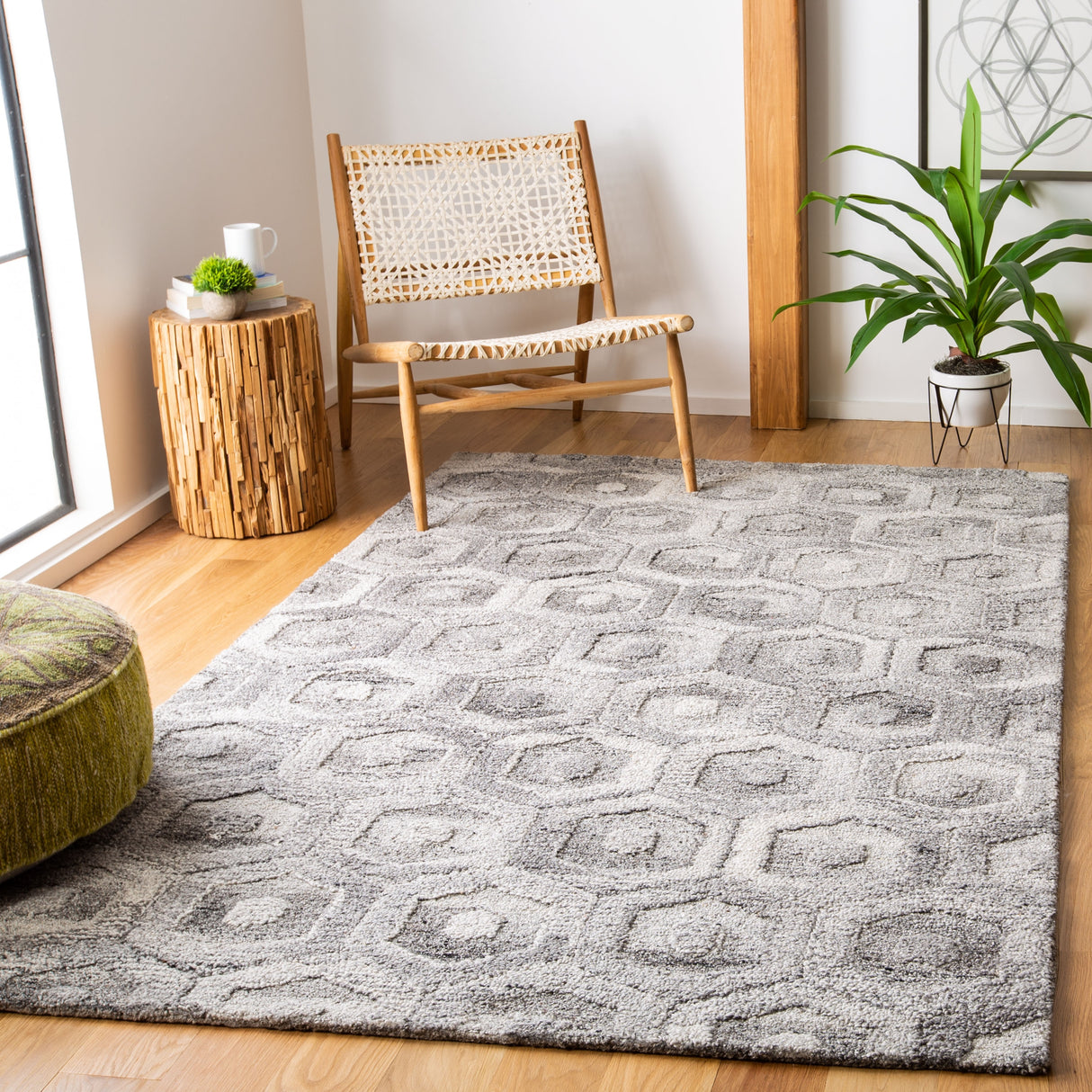 SAFAVIEH Handmade Abstract Bookem Geometric Wool Rug