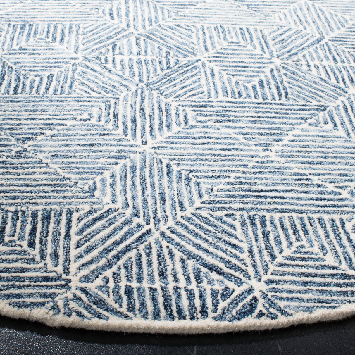 SAFAVIEH Handmade Abstract Harmanna Modern Wool Rug