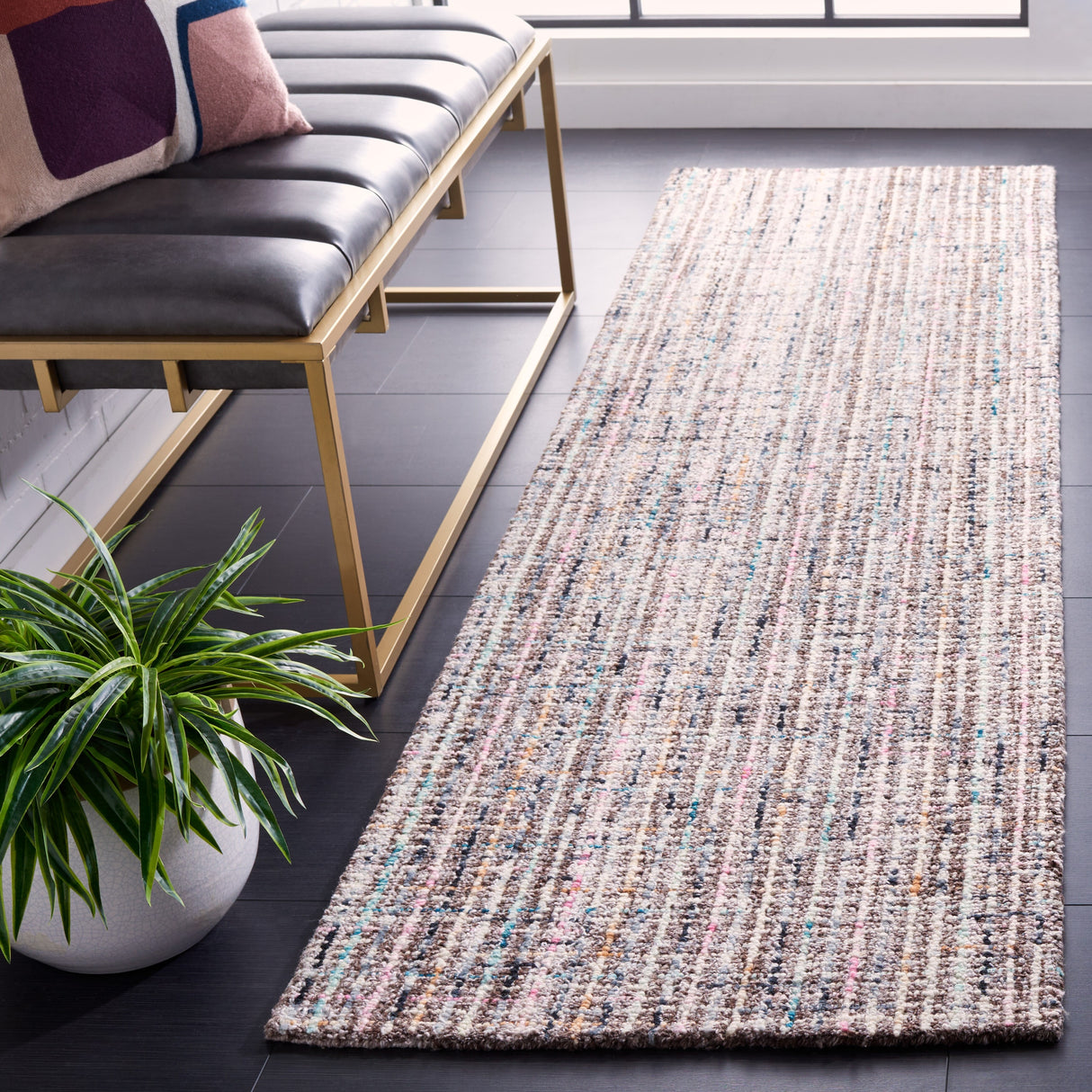 SAFAVIEH Handmade Abstract Levica Modern Wool Rug