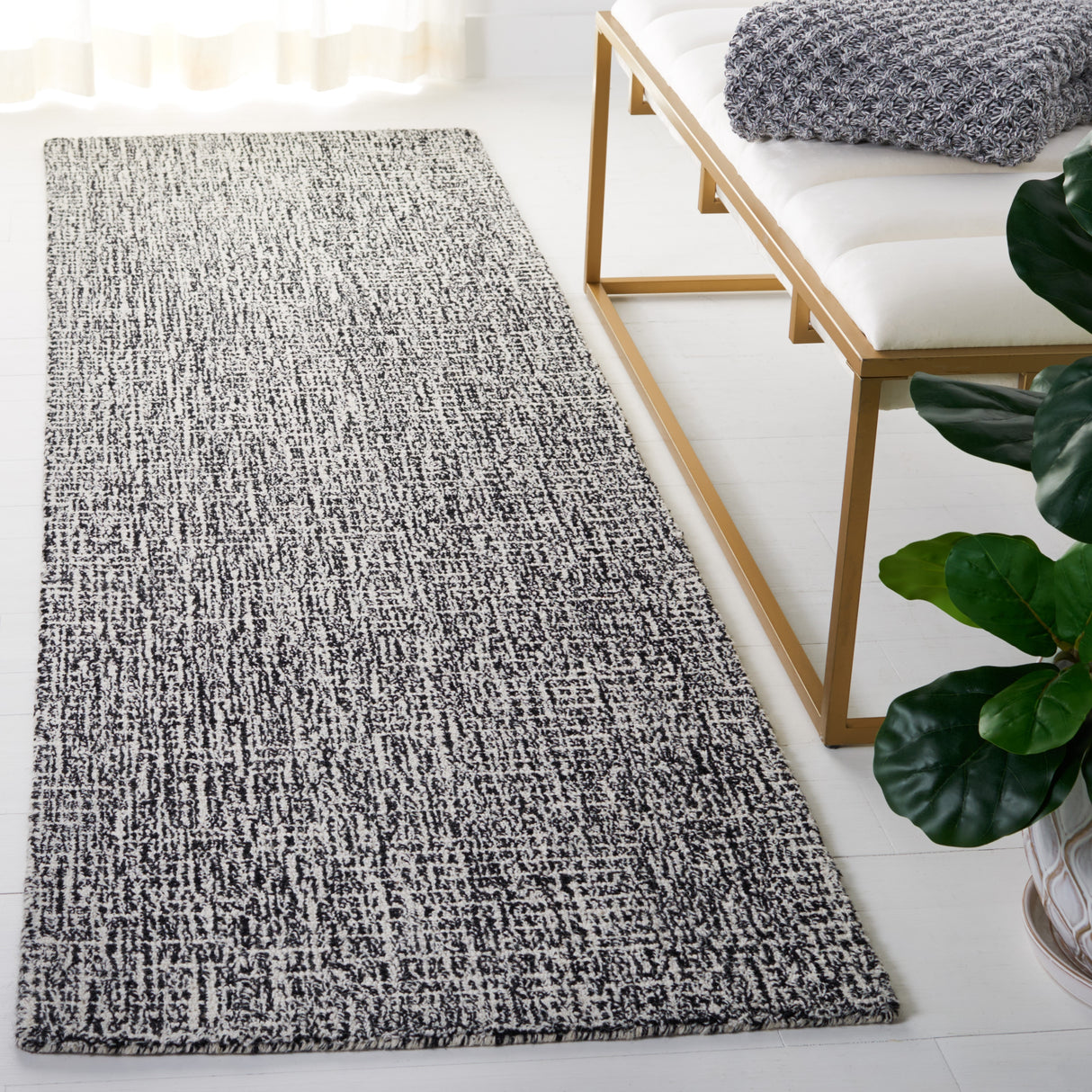 SAFAVIEH Handmade Abstract Lotje Modern Wool Rug