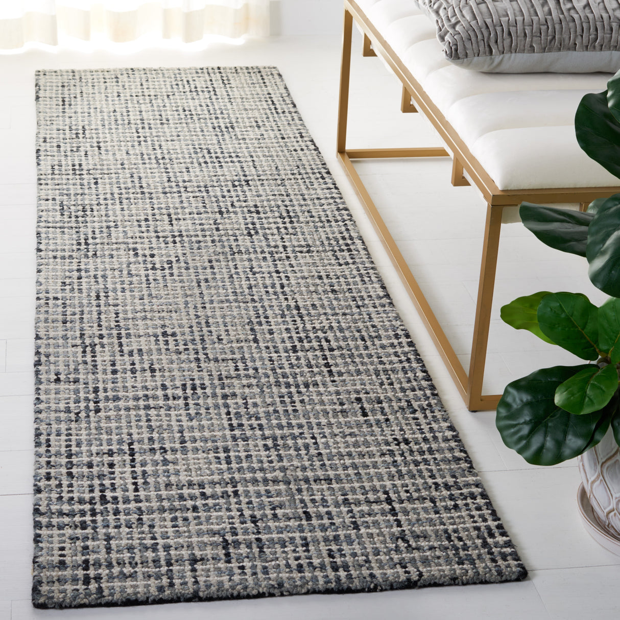 SAFAVIEH Handmade Abstract Lotje Modern Wool Rug