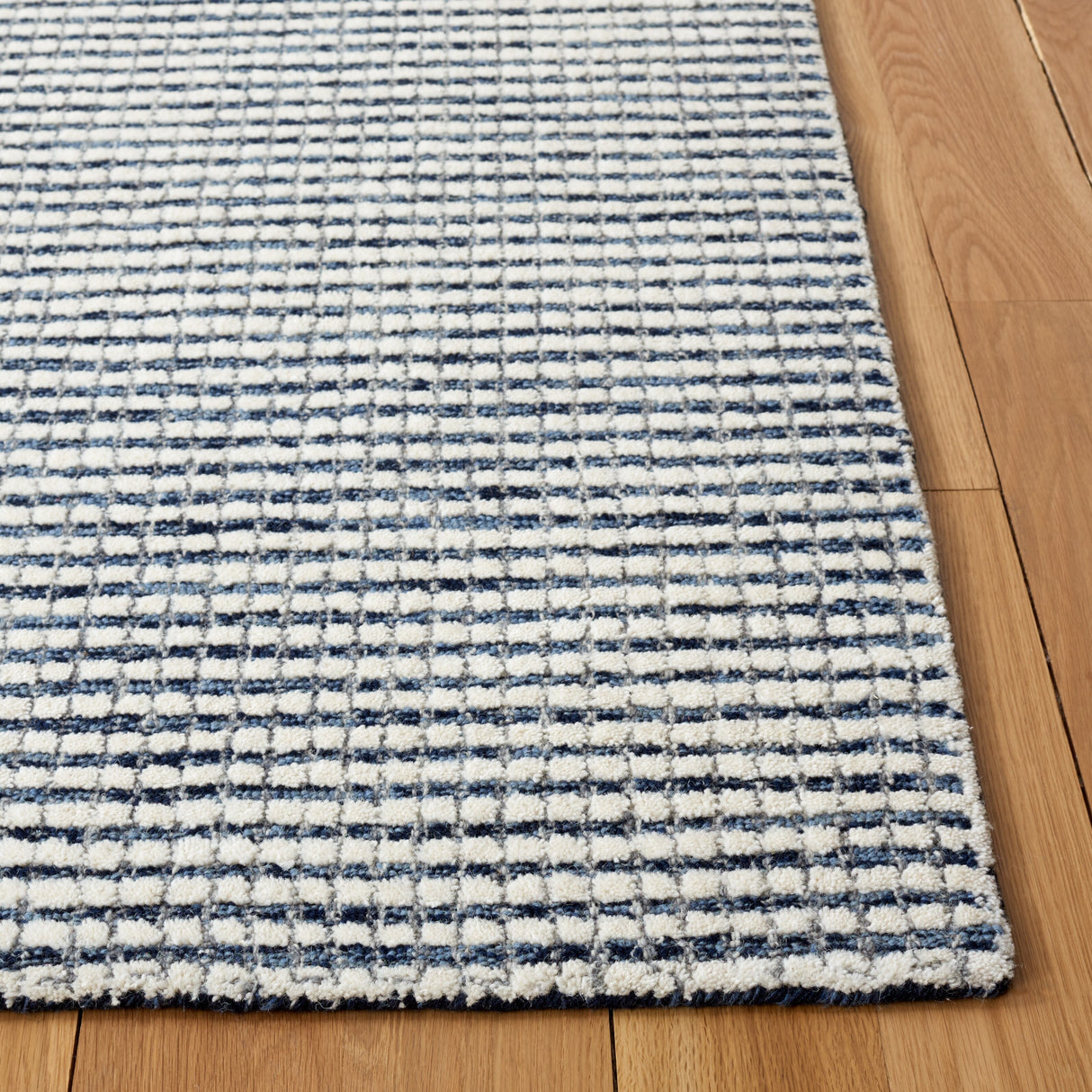 SAFAVIEH Handmade Abstract Maryla Modern Wool Rug