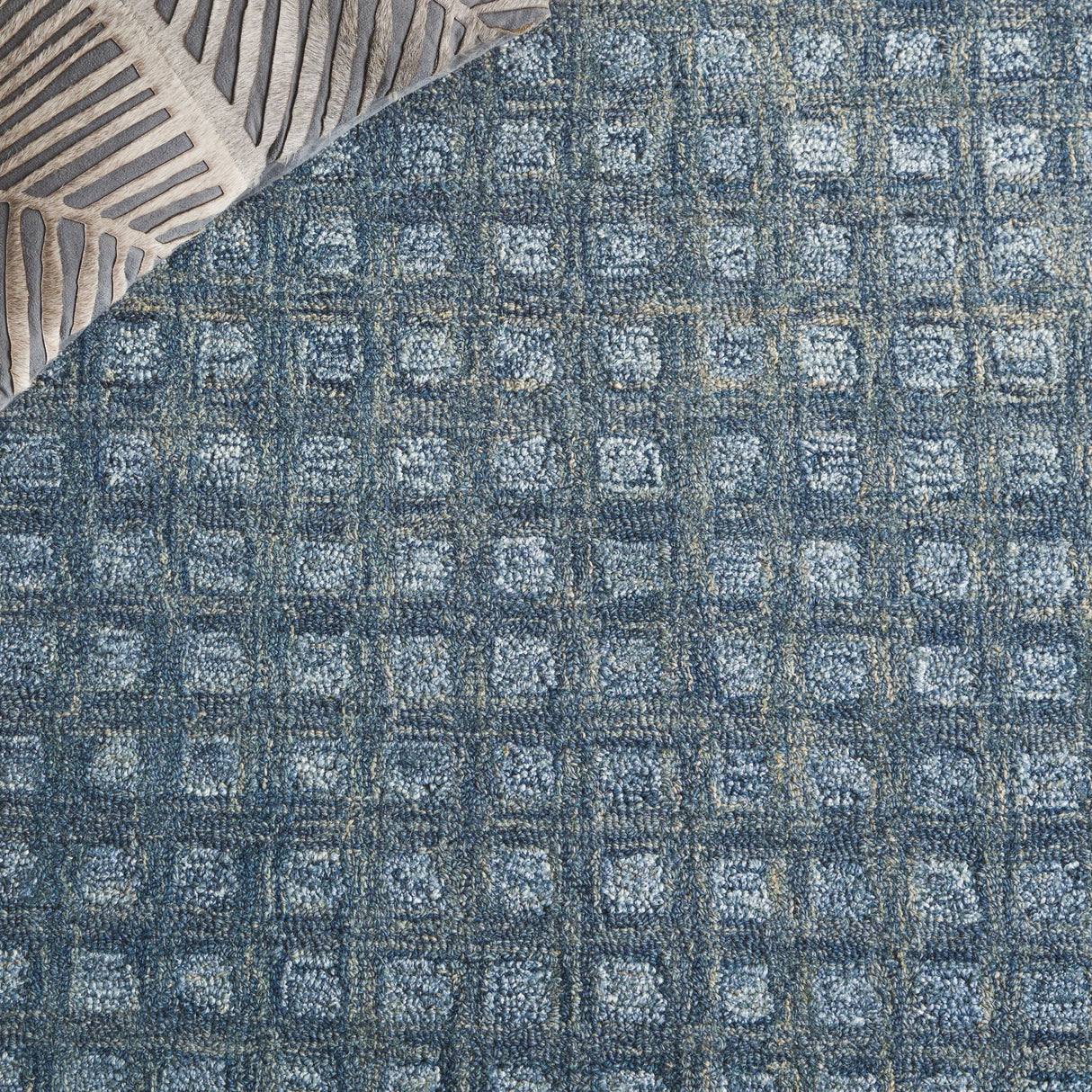 SAFAVIEH Handmade Abstract Nurcan Modern & Contemporary Wool Rug