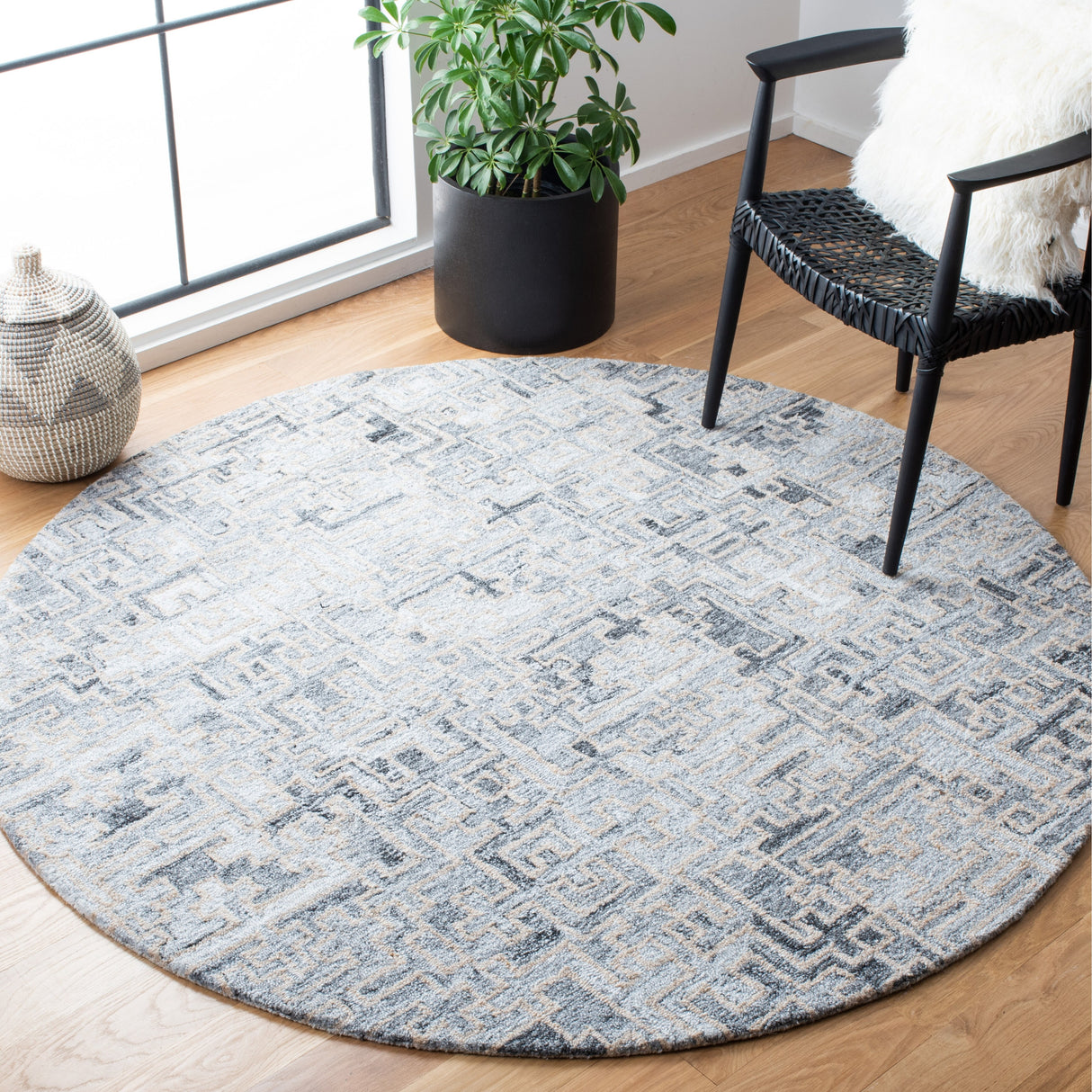 SAFAVIEH Handmade Abstract Sevgi Modern Rug