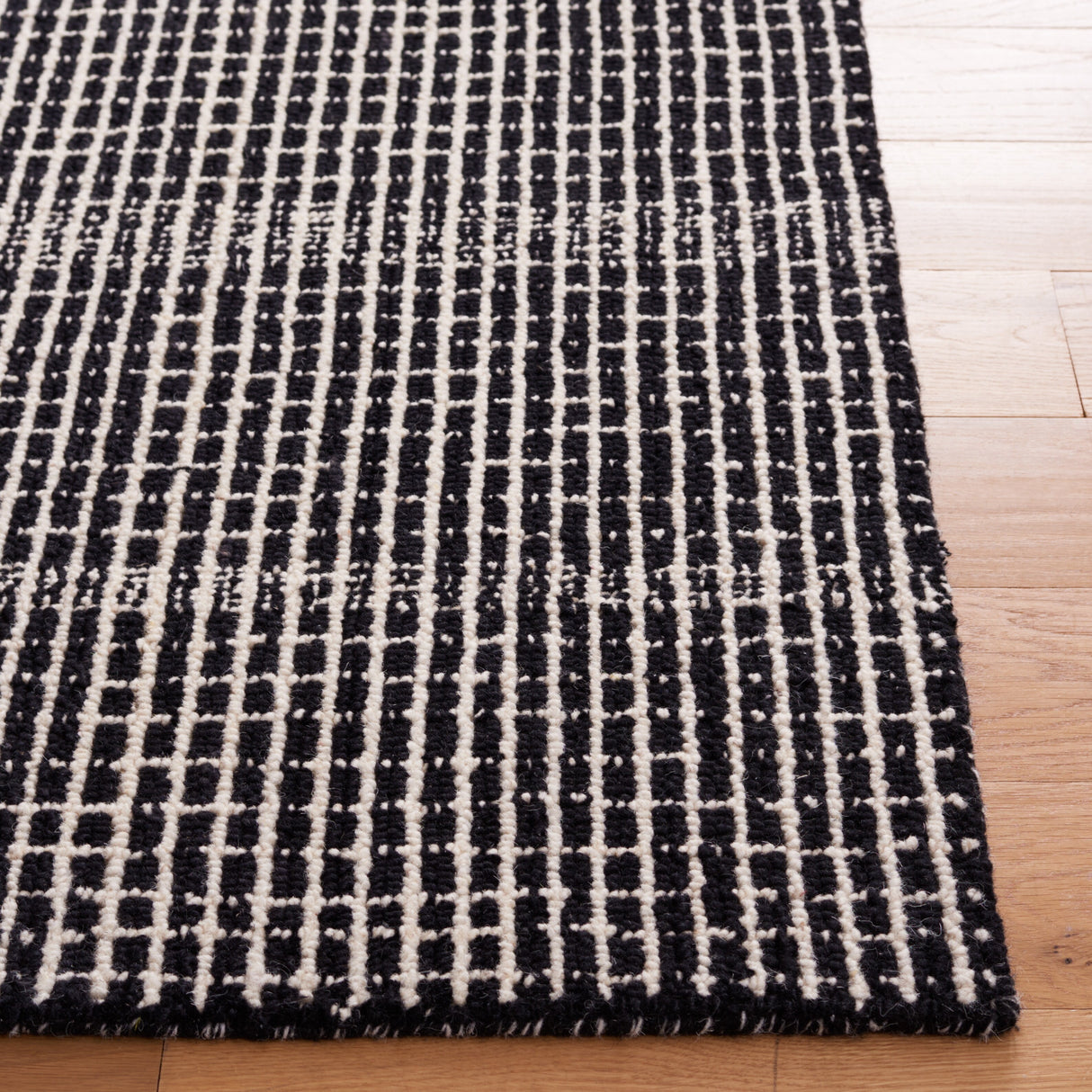 SAFAVIEH Handmade Abstract Soumitra Modern Wool Rug