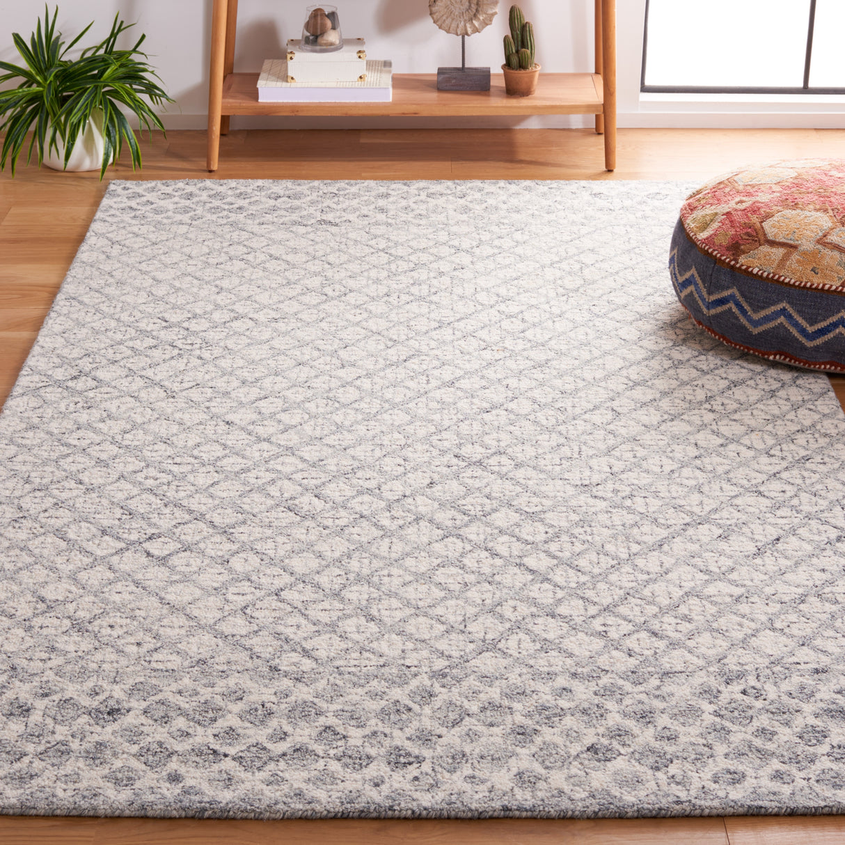 SAFAVIEH Handmade Abstract Suhad Modern Wool Rug