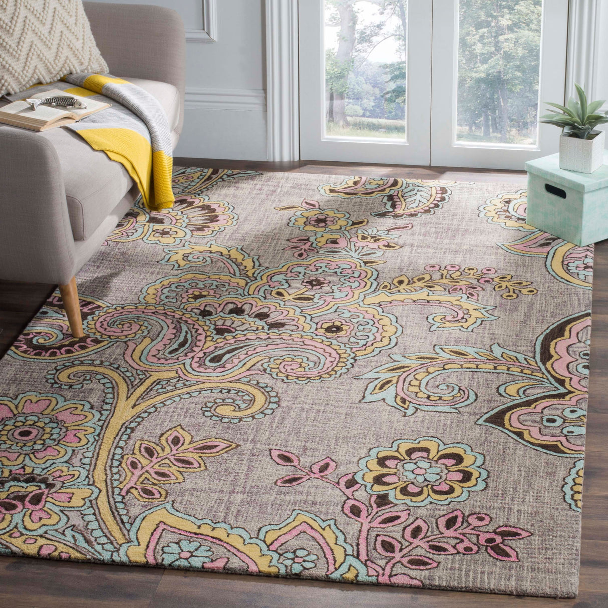 SAFAVIEH Handmade Allure Aulona Modern Floral Wool Rug