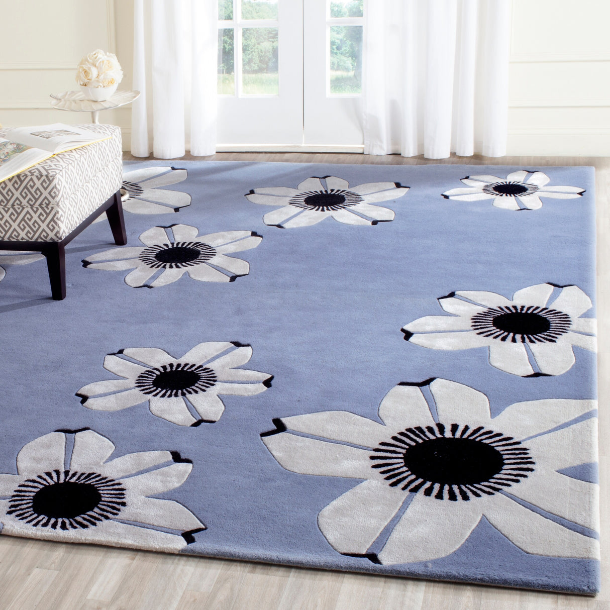 SAFAVIEH Handmade Allure Kondzha Modern Floral Wool Rug