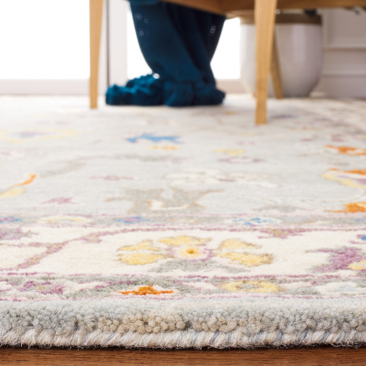 SAFAVIEH Handmade Anatolia Elsy Wool Rug