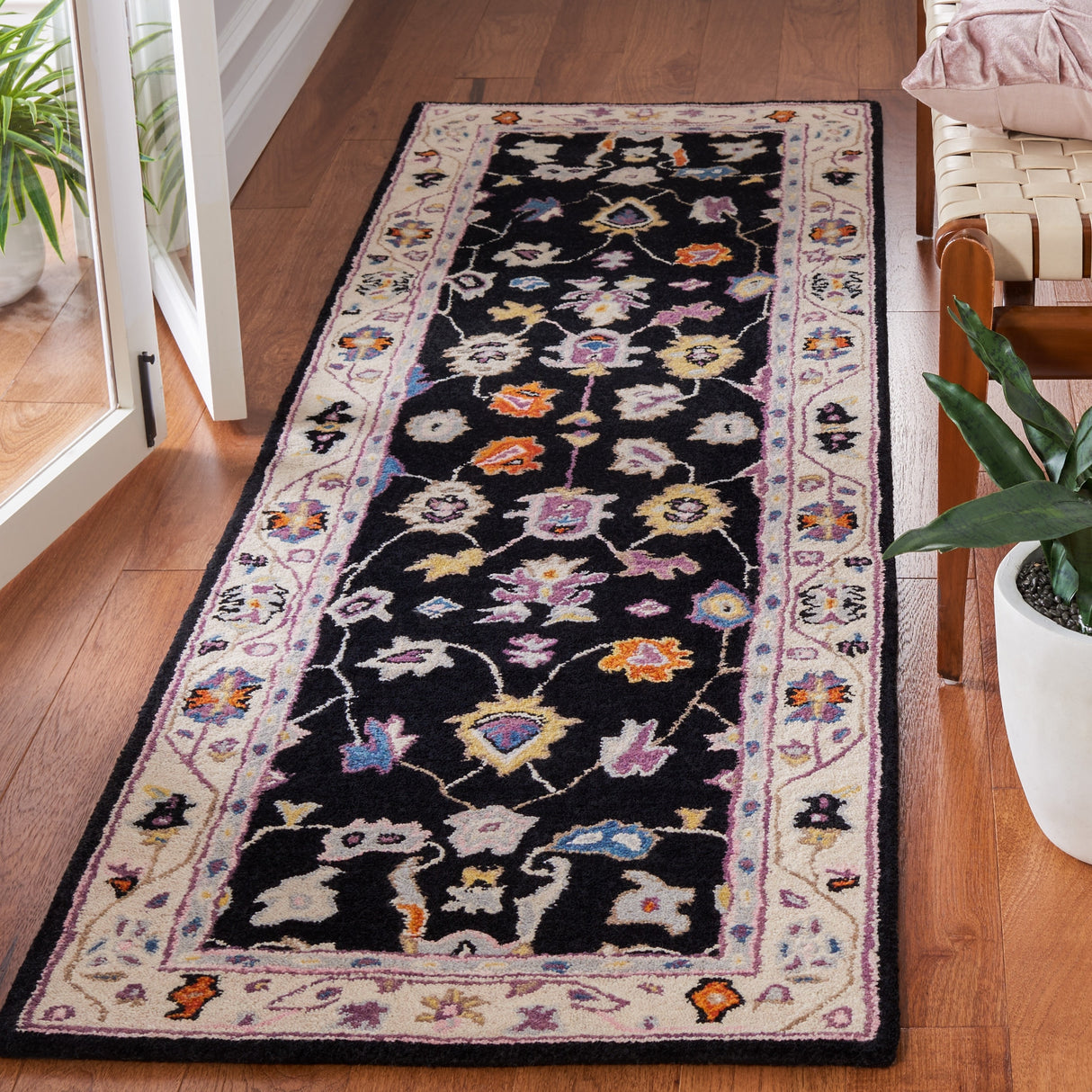 SAFAVIEH Handmade Anatolia Elsy Wool Rug