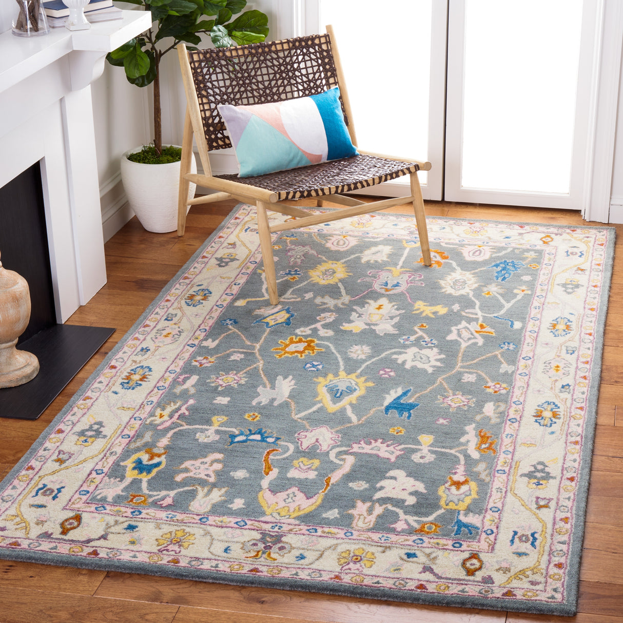 SAFAVIEH Handmade Anatolia Elsy Wool Rug