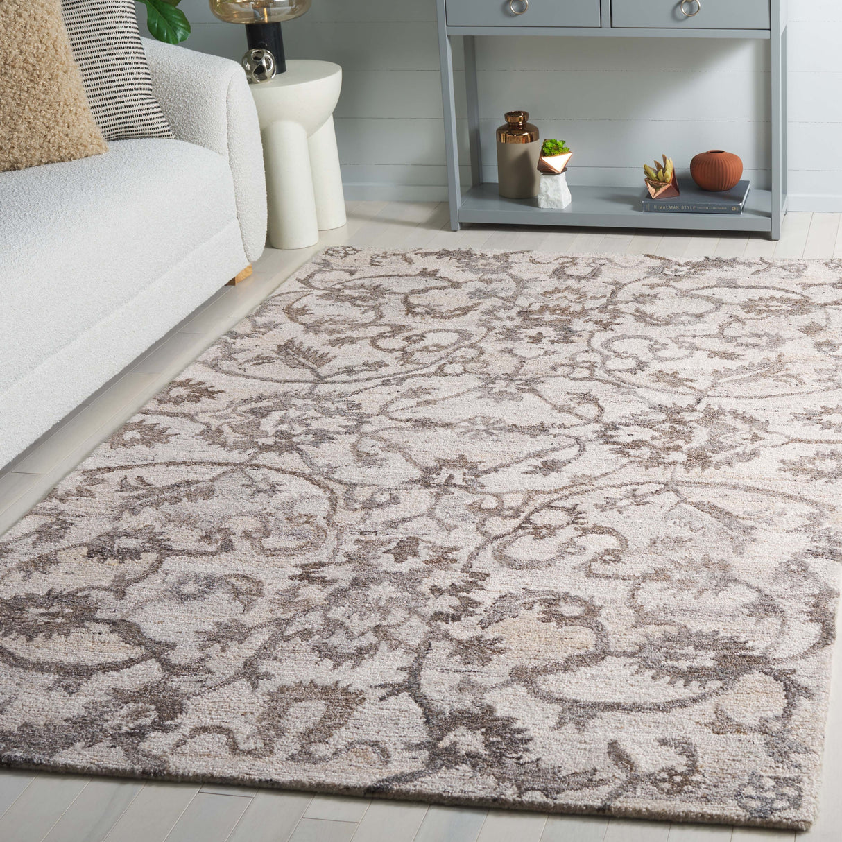 SAFAVIEH Handmade Anatolia Liilia Rug