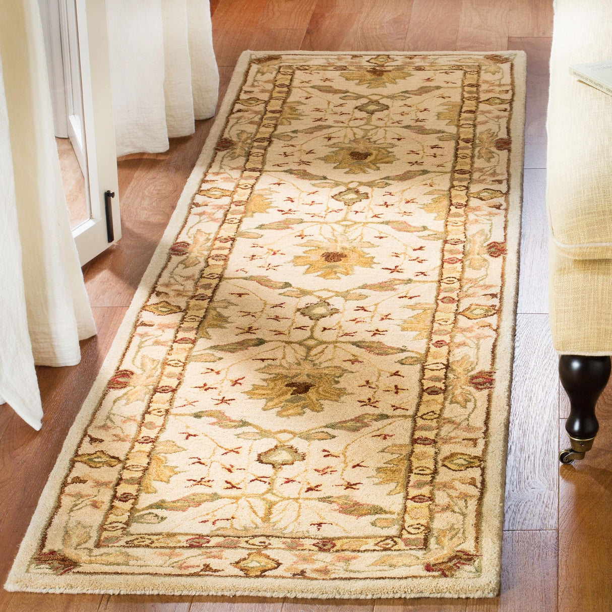 SAFAVIEH Handmade Anatolia Masami Traditional Oriental Hand-spun Wool Rug