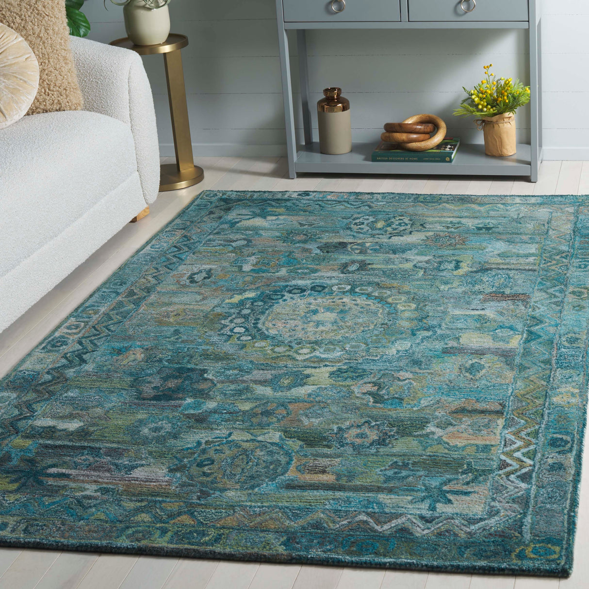 SAFAVIEH Handmade Anatolia Piedad Traditional Wool Rug