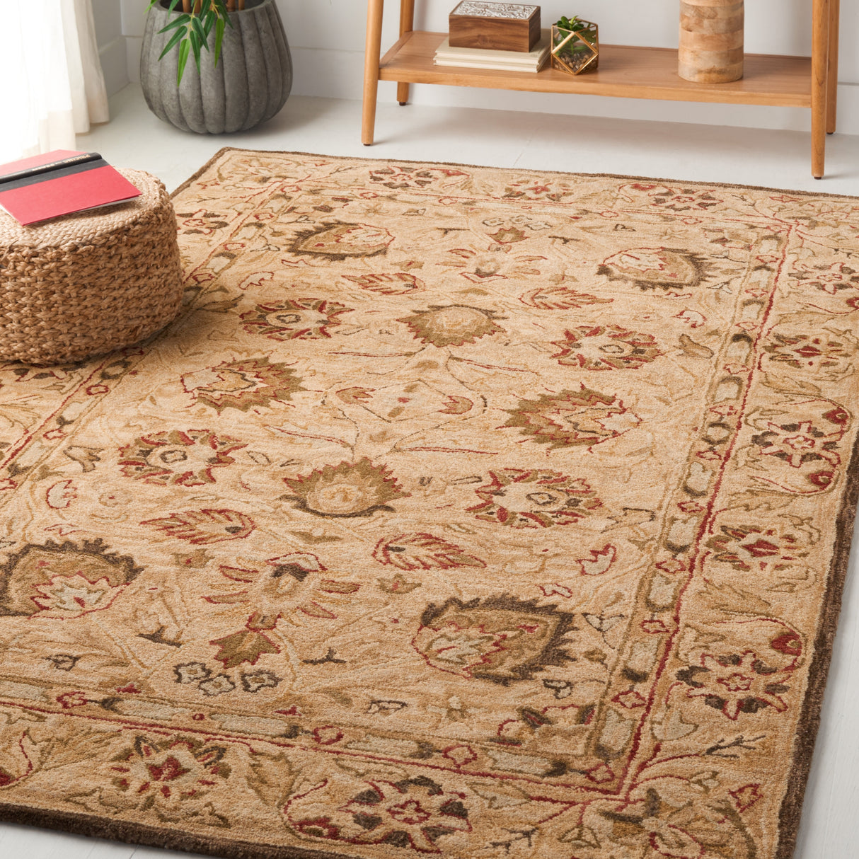 SAFAVIEH Handmade Anatolia Renelle Traditional Oriental Hand-spun Wool Rug