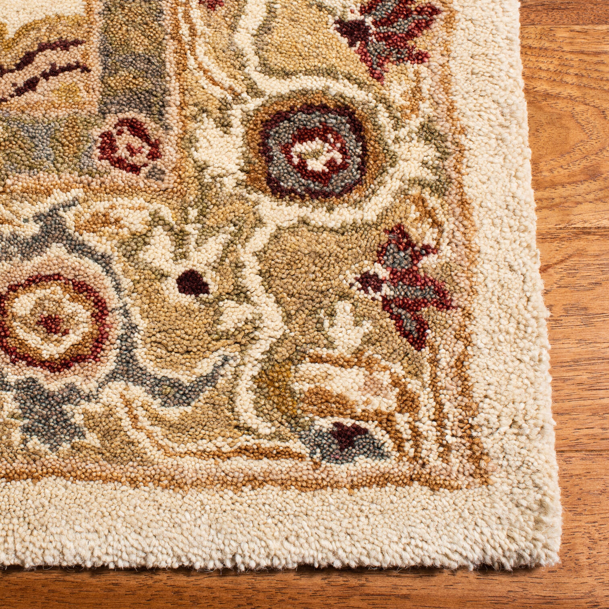 SAFAVIEH Handmade Anatolia Shahida Traditional Oriental Hand-spun Wool Rug