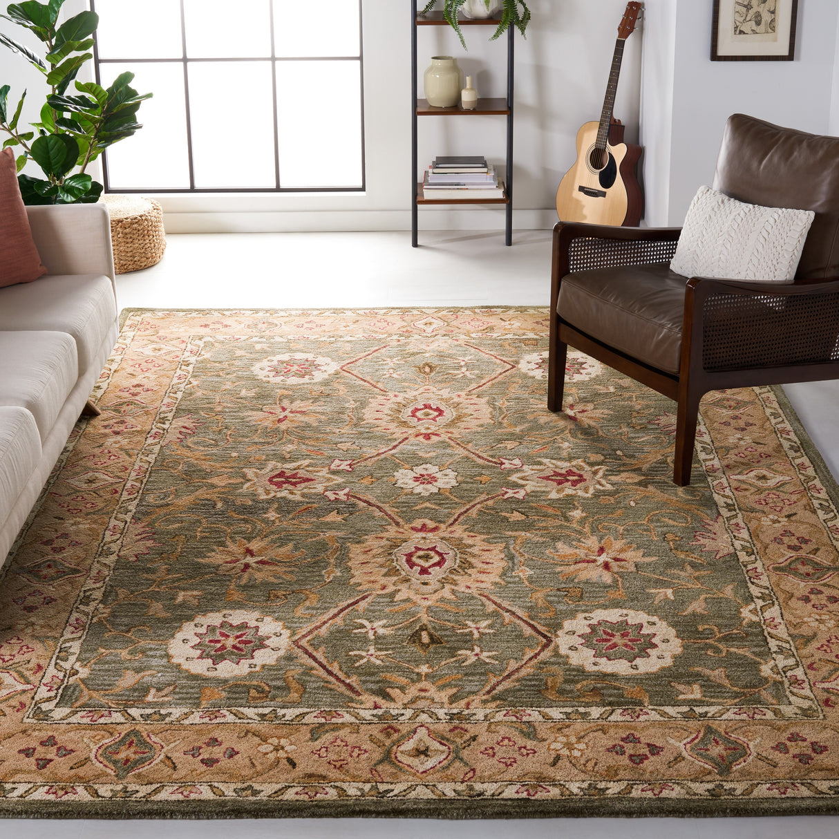 SAFAVIEH Handmade Anatolia Ylvije Traditional Oriental Hand-spun Wool Rug