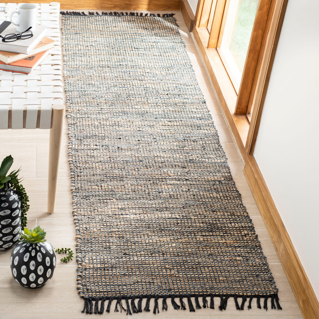 SAFAVIEH Handmade Anjela Leather Boho Stripe Area Rug