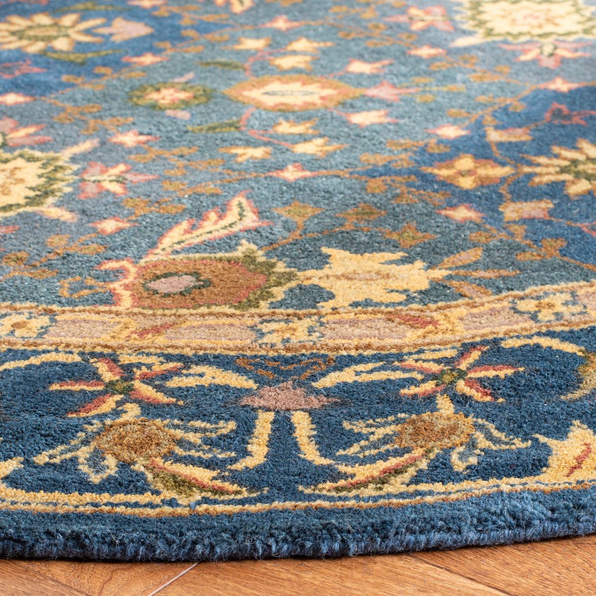 SAFAVIEH Handmade Antiquity Allegonde Traditional Oriental Wool Rug