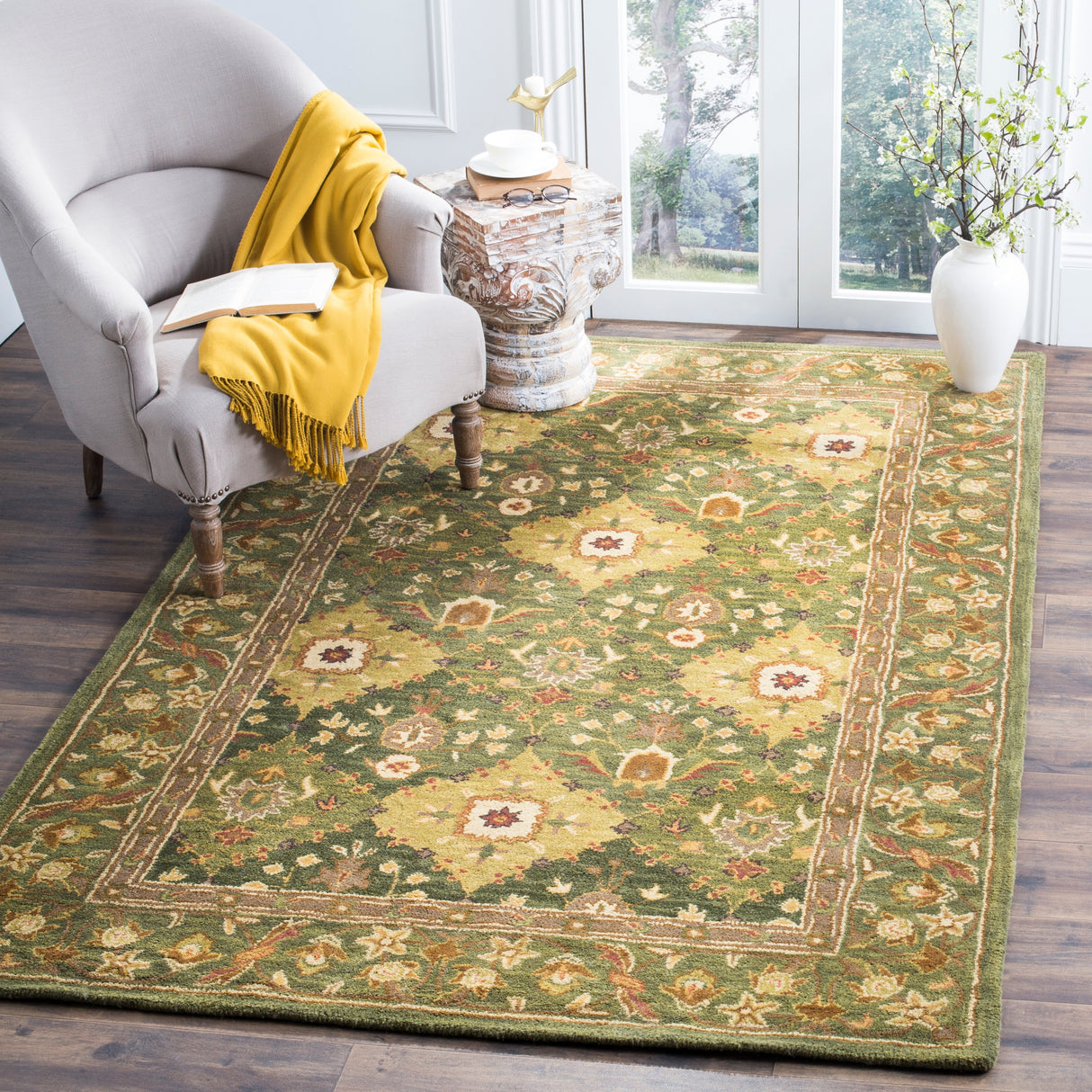 SAFAVIEH Handmade Antiquity Allegonde Traditional Oriental Wool Rug