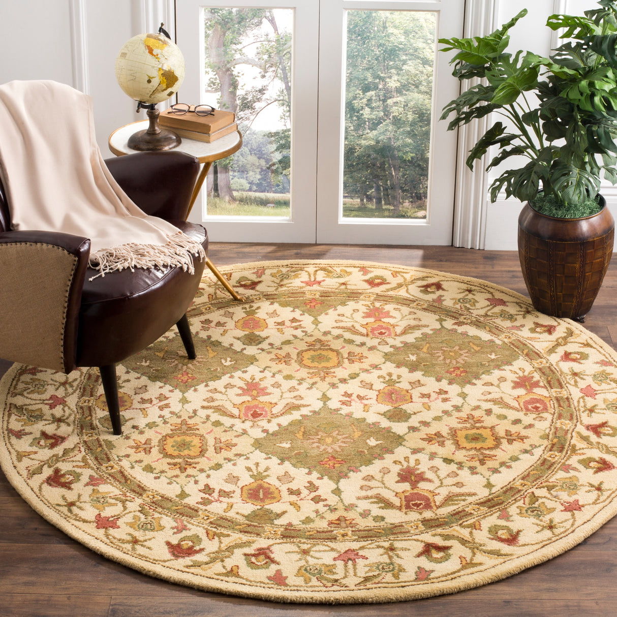 SAFAVIEH Handmade Antiquity Allegonde Traditional Oriental Wool Rug