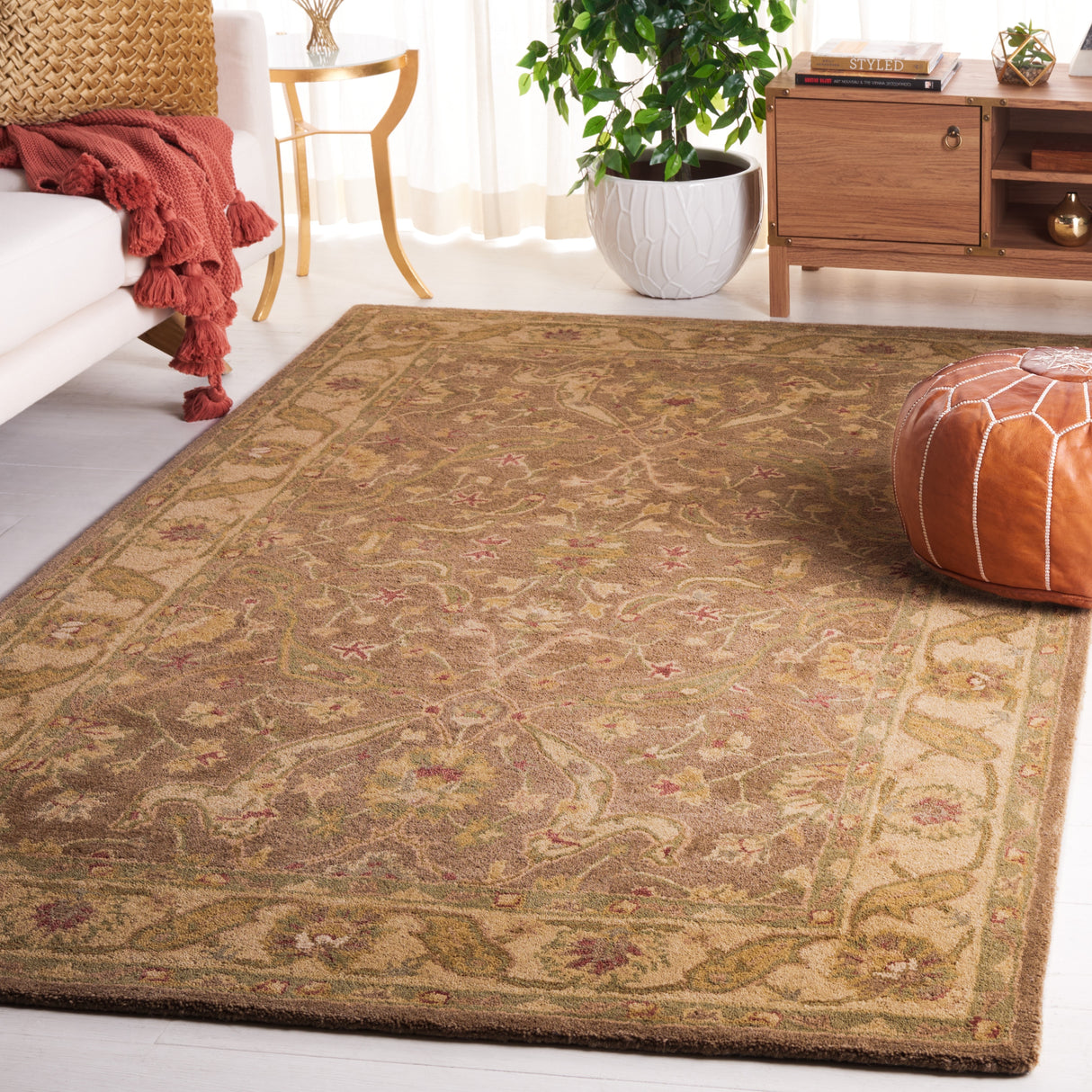 SAFAVIEH Handmade Antiquity Annie Traditional Oriental Wool Rug