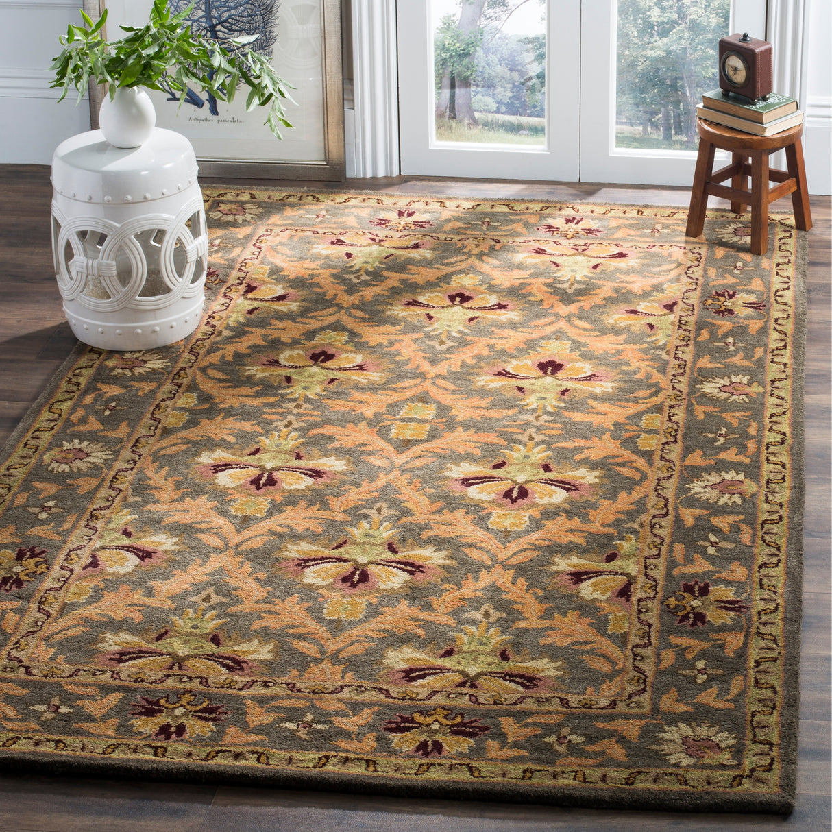 SAFAVIEH Handmade Antiquity Charis Traditional Oriental Wool Rug