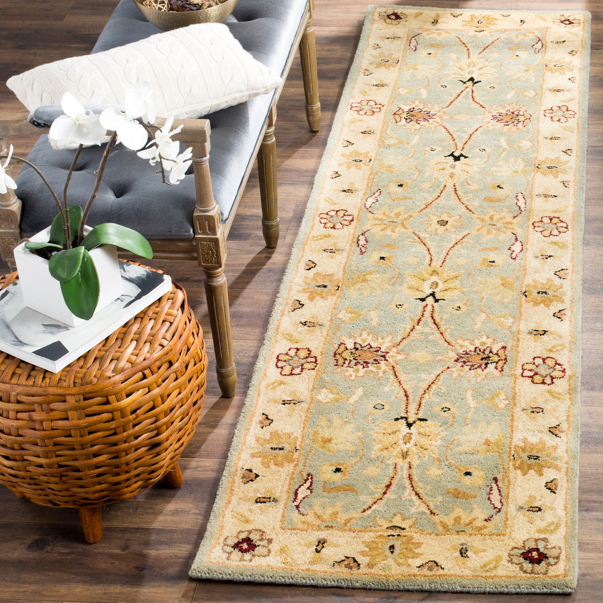 SAFAVIEH Handmade Antiquity Edie Traditional Oriental Wool Rug