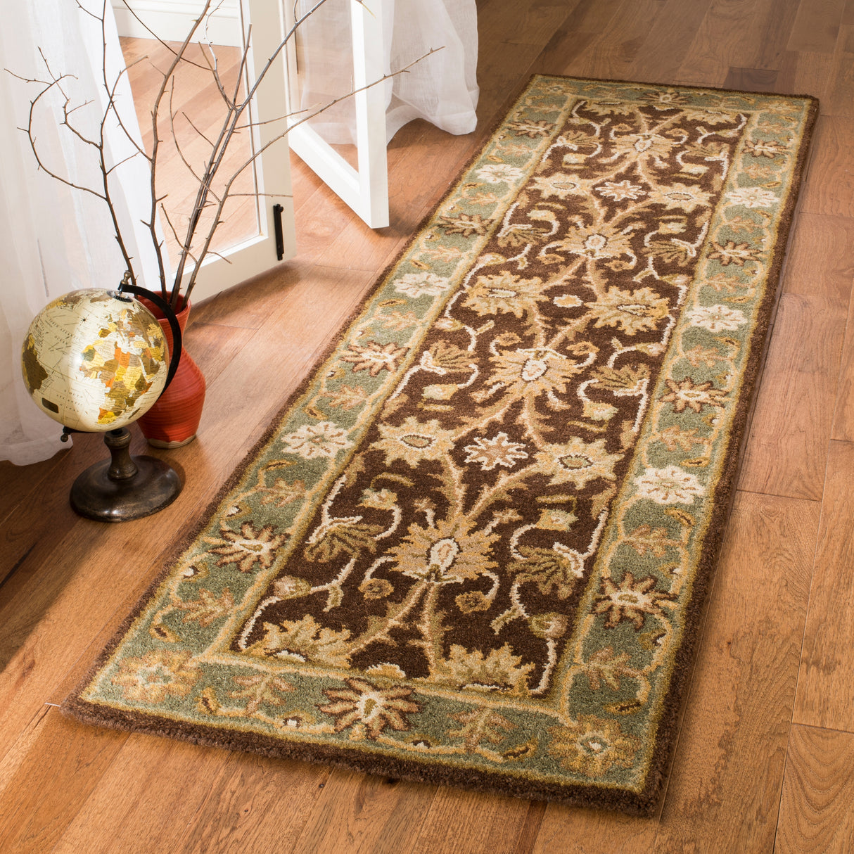 SAFAVIEH Handmade Antiquity Edie Traditional Oriental Wool Rug