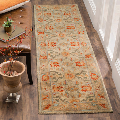 SAFAVIEH Handmade Antiquity Fenella Traditional Oriental Wool Rug