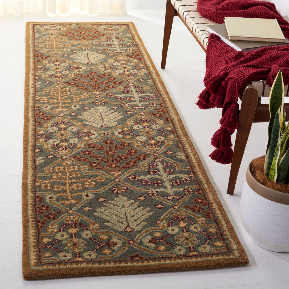 SAFAVIEH Handmade Antiquity Nermine Traditional Oriental Wool Rug