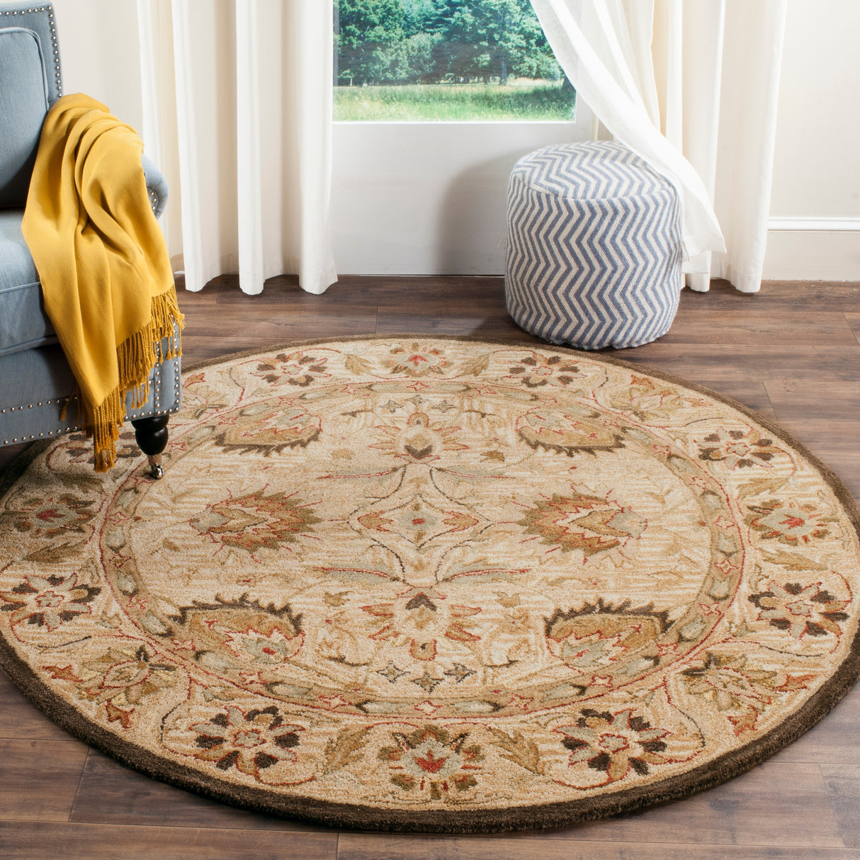 SAFAVIEH Handmade Antiquity Verene Traditional Oriental Wool Rug