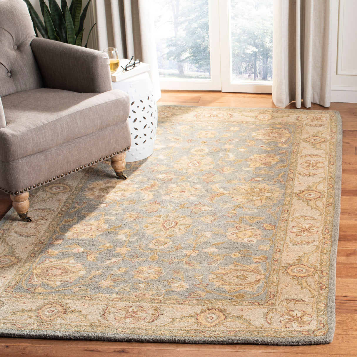 SAFAVIEH Handmade Antiquity Zelinda Traditional Oriental Wool Rug