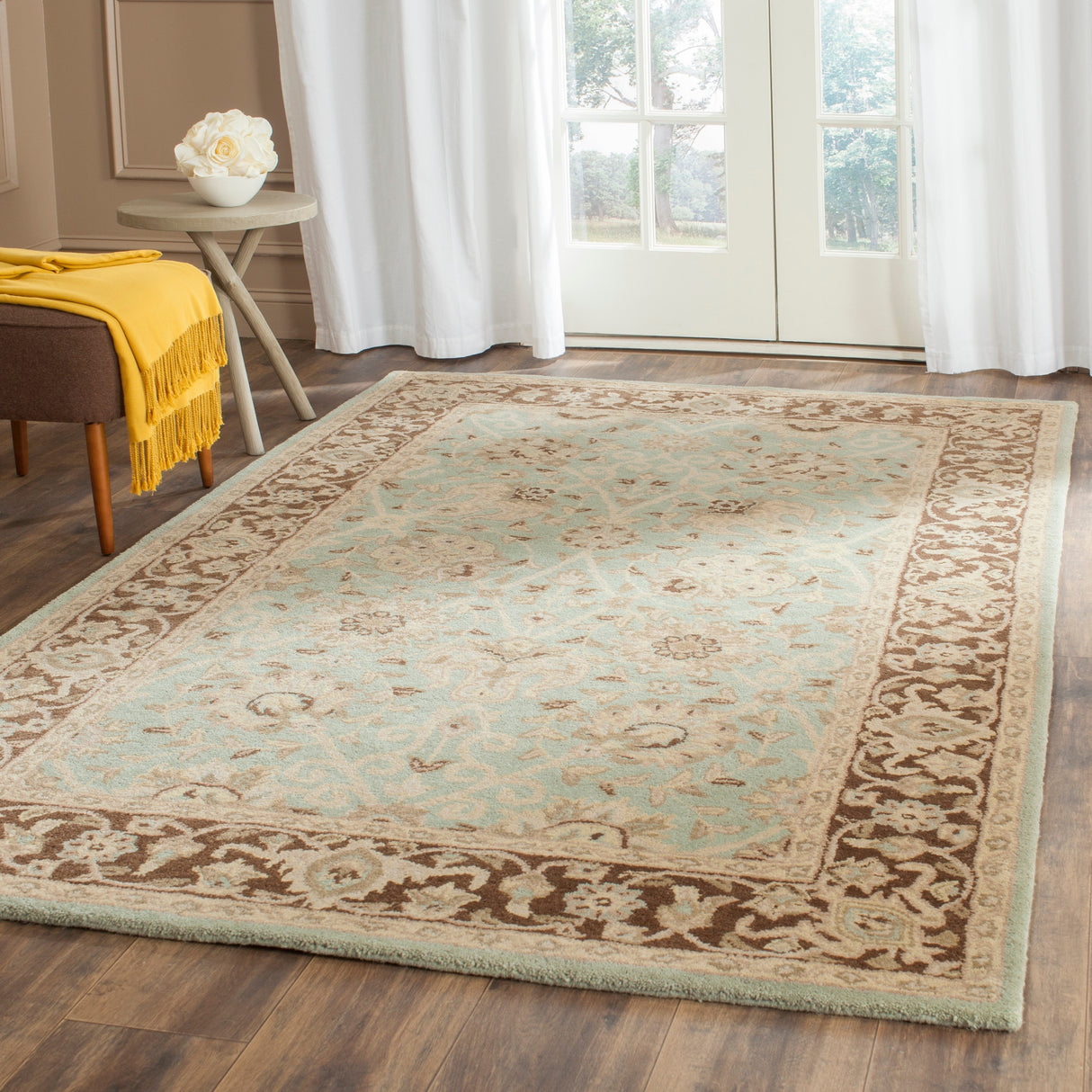 SAFAVIEH Handmade Antiquity Zuriñe Traditional Oriental Wool Rug