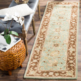 SAFAVIEH Handmade Antiquity Zuriñe Traditional Oriental Wool Rug