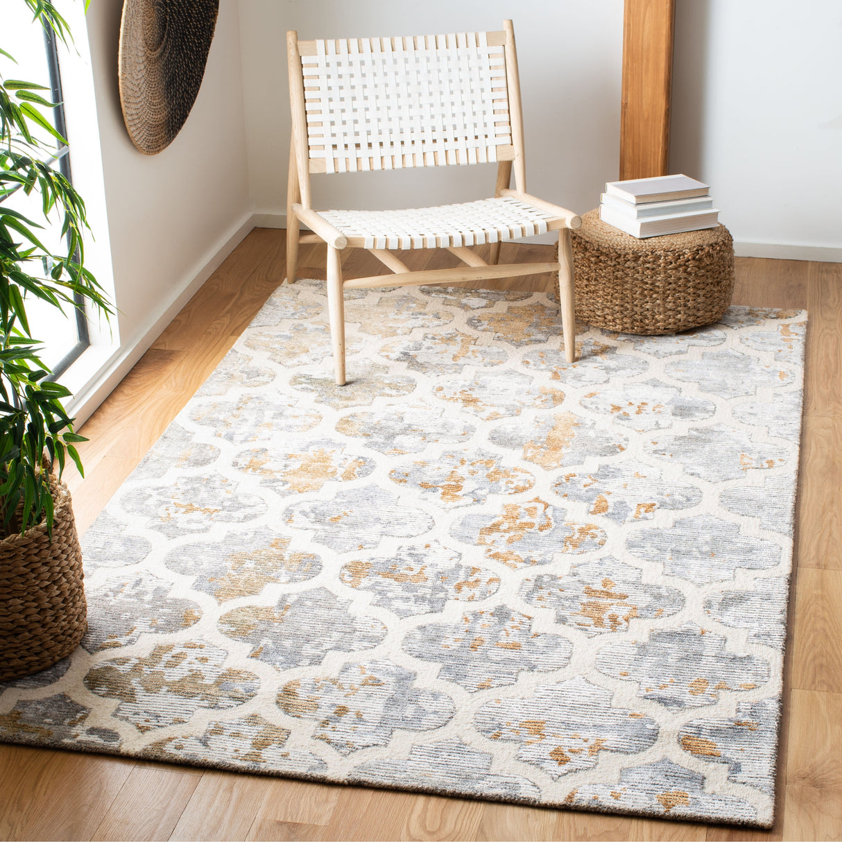 SAFAVIEH Handmade Artistry Itta Wool & Viscose Rug