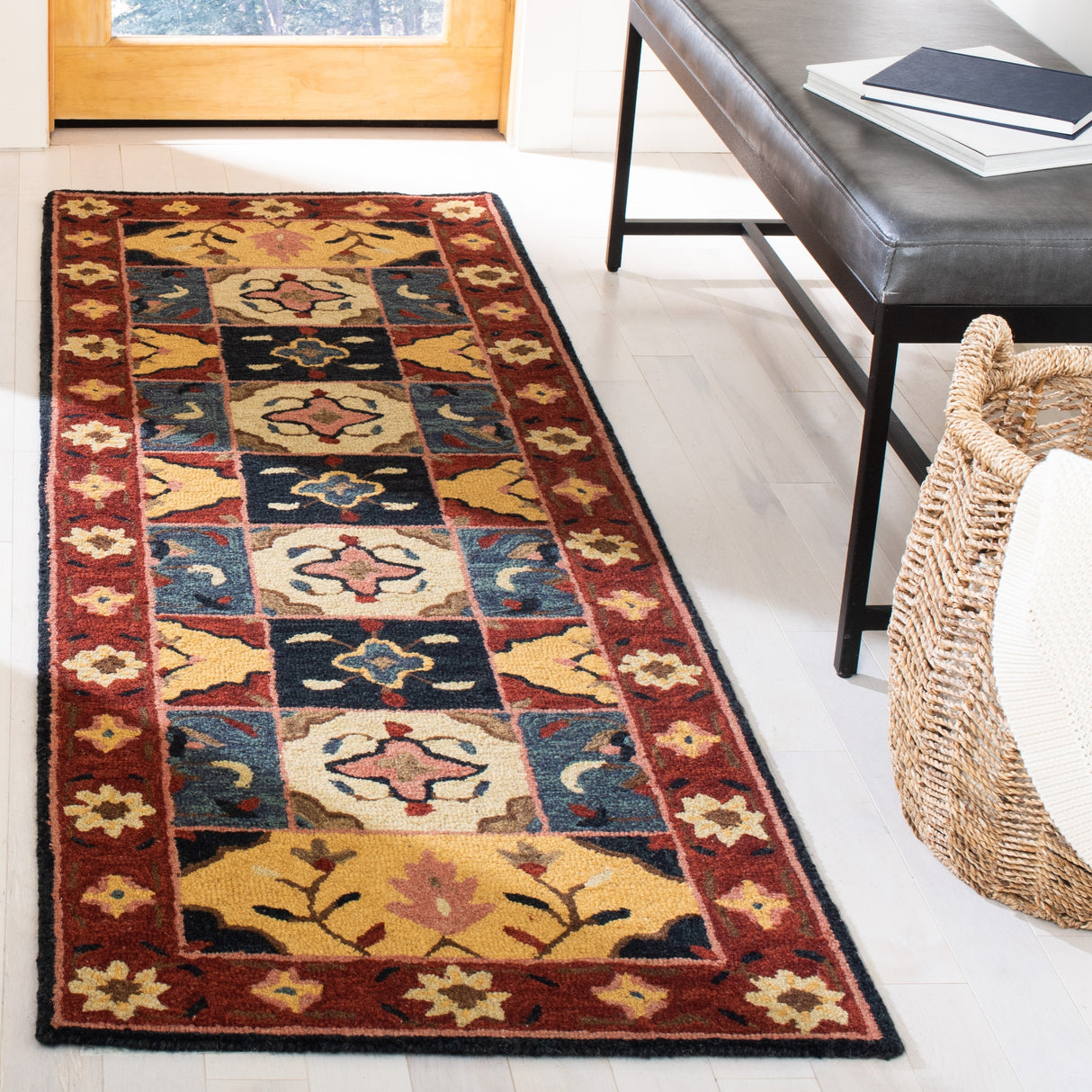 SAFAVIEH Handmade Aspen Orestina Wool Rug