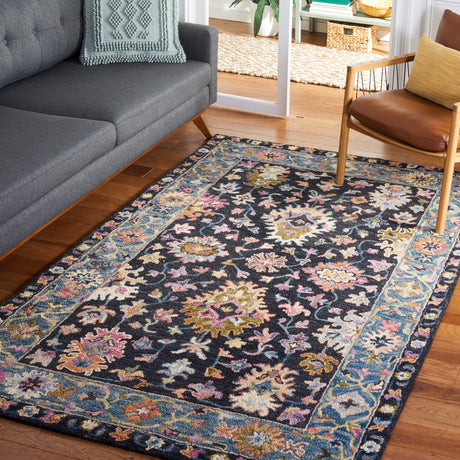 SAFAVIEH Handmade Aspen Yoheved Boho Wool Rug