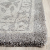 SAFAVIEH Handmade Bella Armani Modern Floral Wool Rug