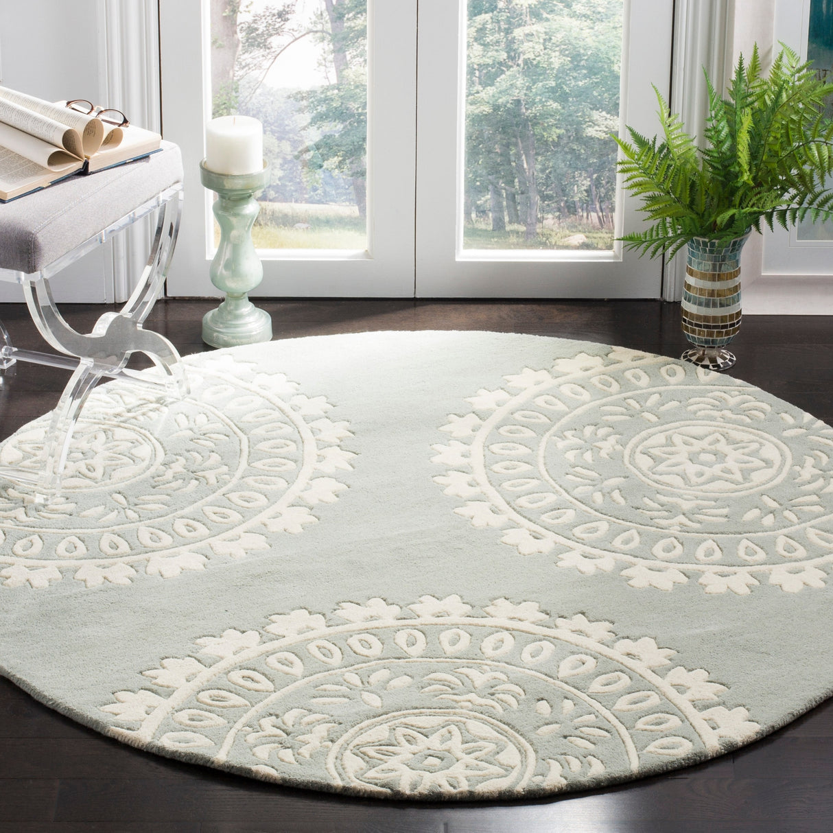 SAFAVIEH Handmade Bella Mailin Modern Floral Wool Rug