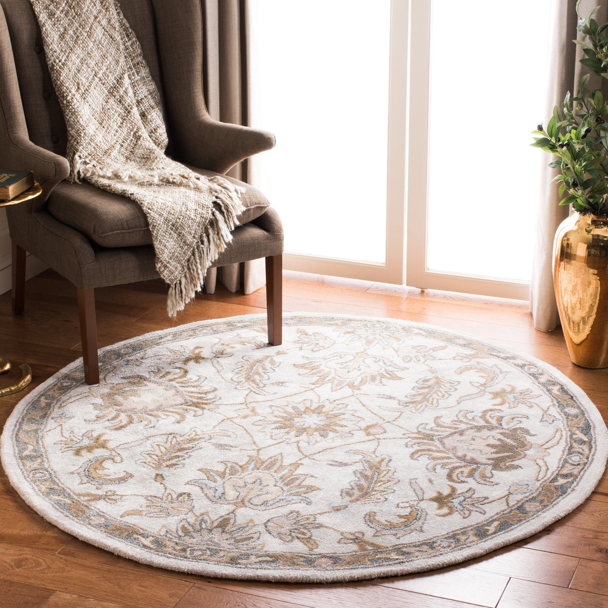 SAFAVIEH Handmade Bella Veselka Modern Floral Wool Rug